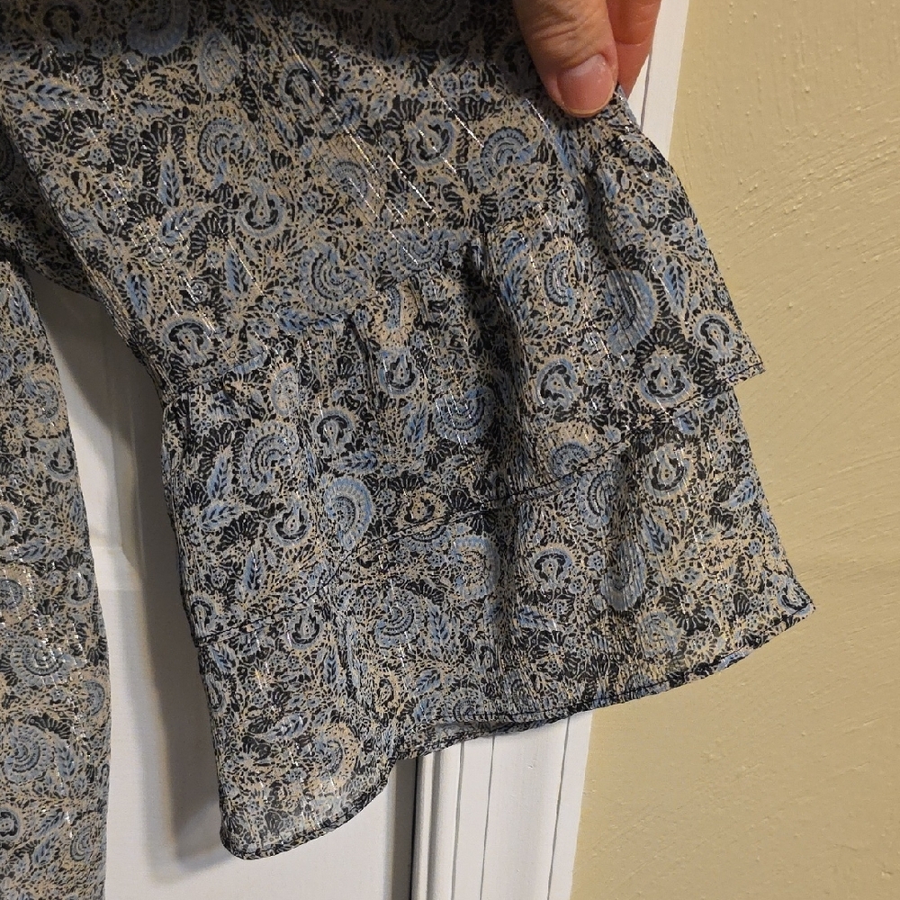 LC Lauren Conrad Navy and Cream Patterned Blouse - Picture 4 of 8